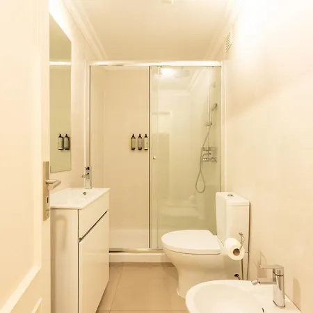 Historic Alfama With Modern Style Apartment